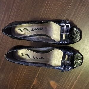 Vina, Ladies Black High Heels Snake Skin Pattern, size 7 1/2 M